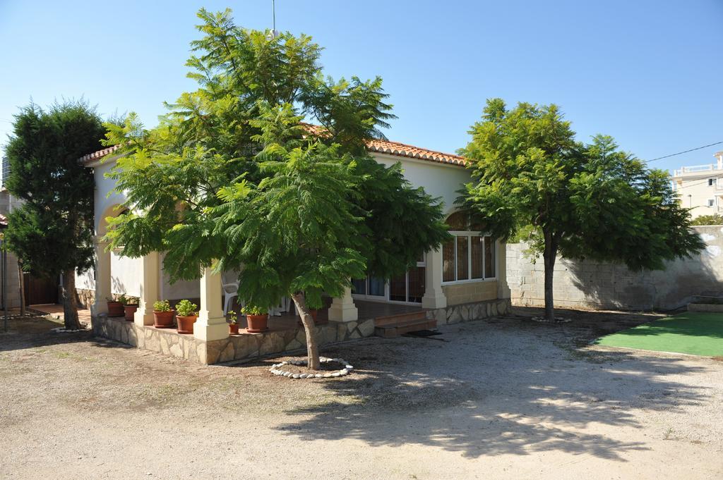 The House Guest House Les Deveses Exterior photo